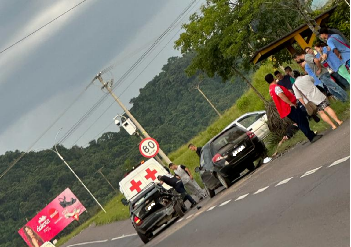 Colisão entre veículos deixa mulher gravemente ferida na ERS-239 em Parobé