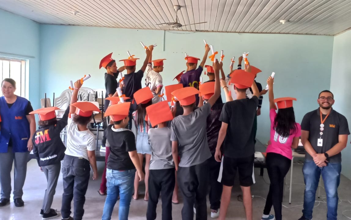 Parceria entre Secretaria de Assistência Social e Calçados Bibi forma jovens em Parobé