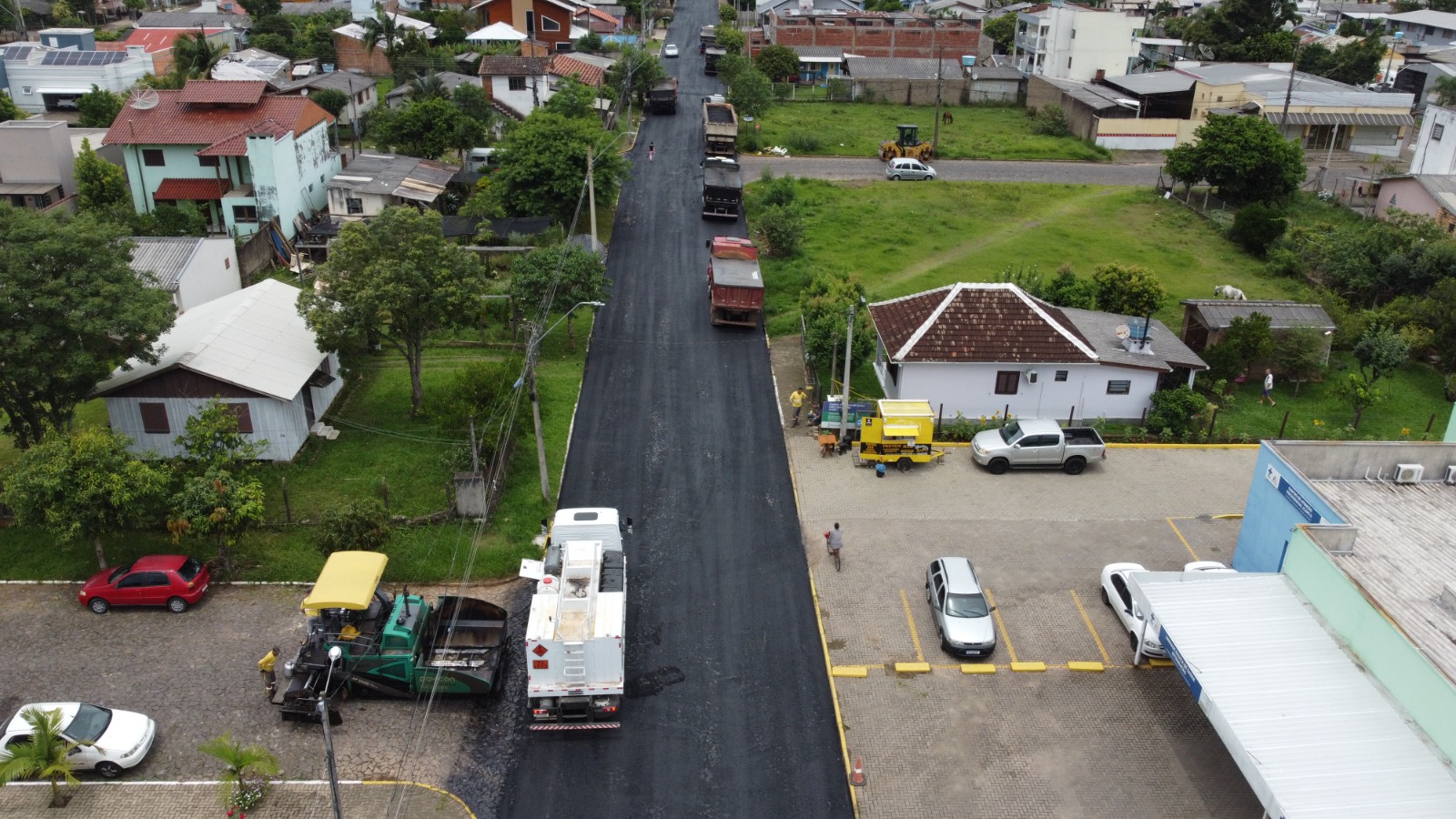 Pavimentação de ruas em Parobé segue na rua Arthur Hennemann