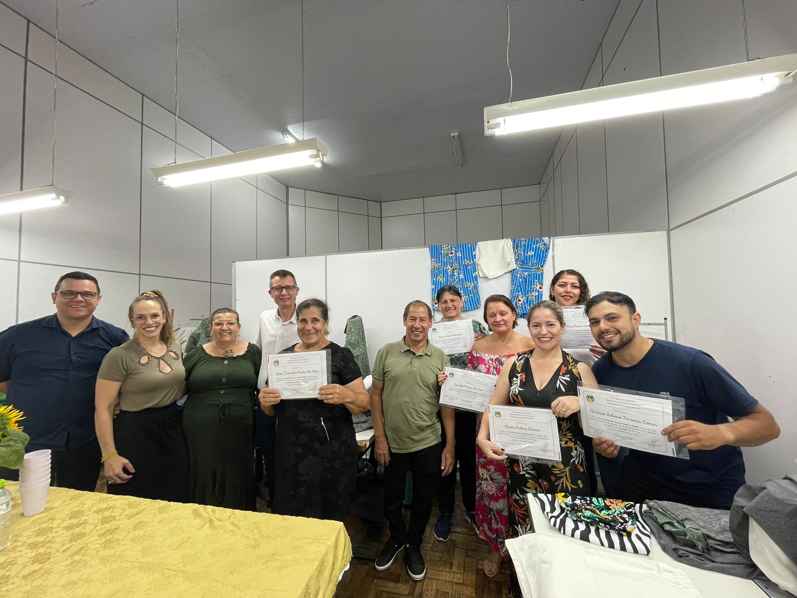 Programa Formar Igrejinha entrega diplomas de Corte e Costura para sete alunos