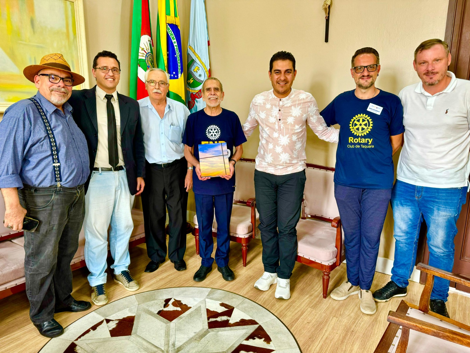 Governador do Rotary visita a Prefeitura de Taquara