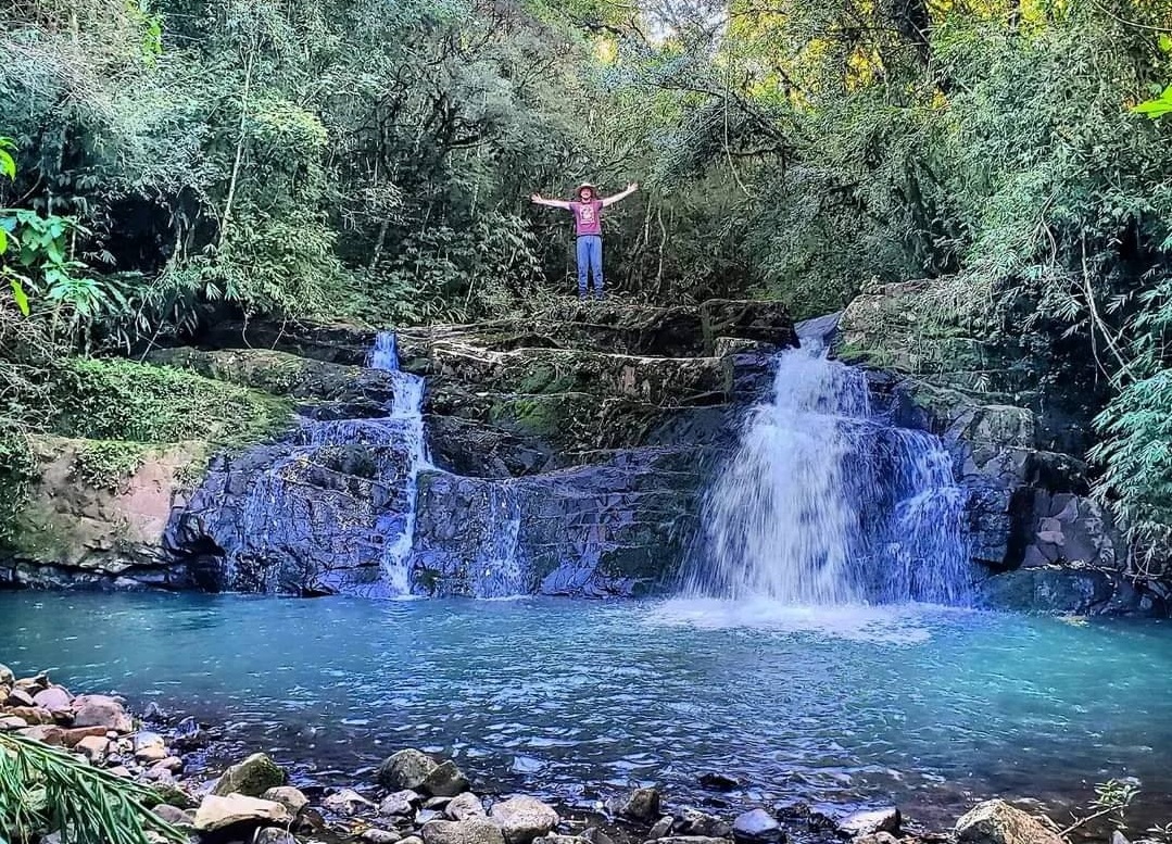 Morador do interior de Taquara divulga cascatas 'escondidas' na região através do cicloturismo