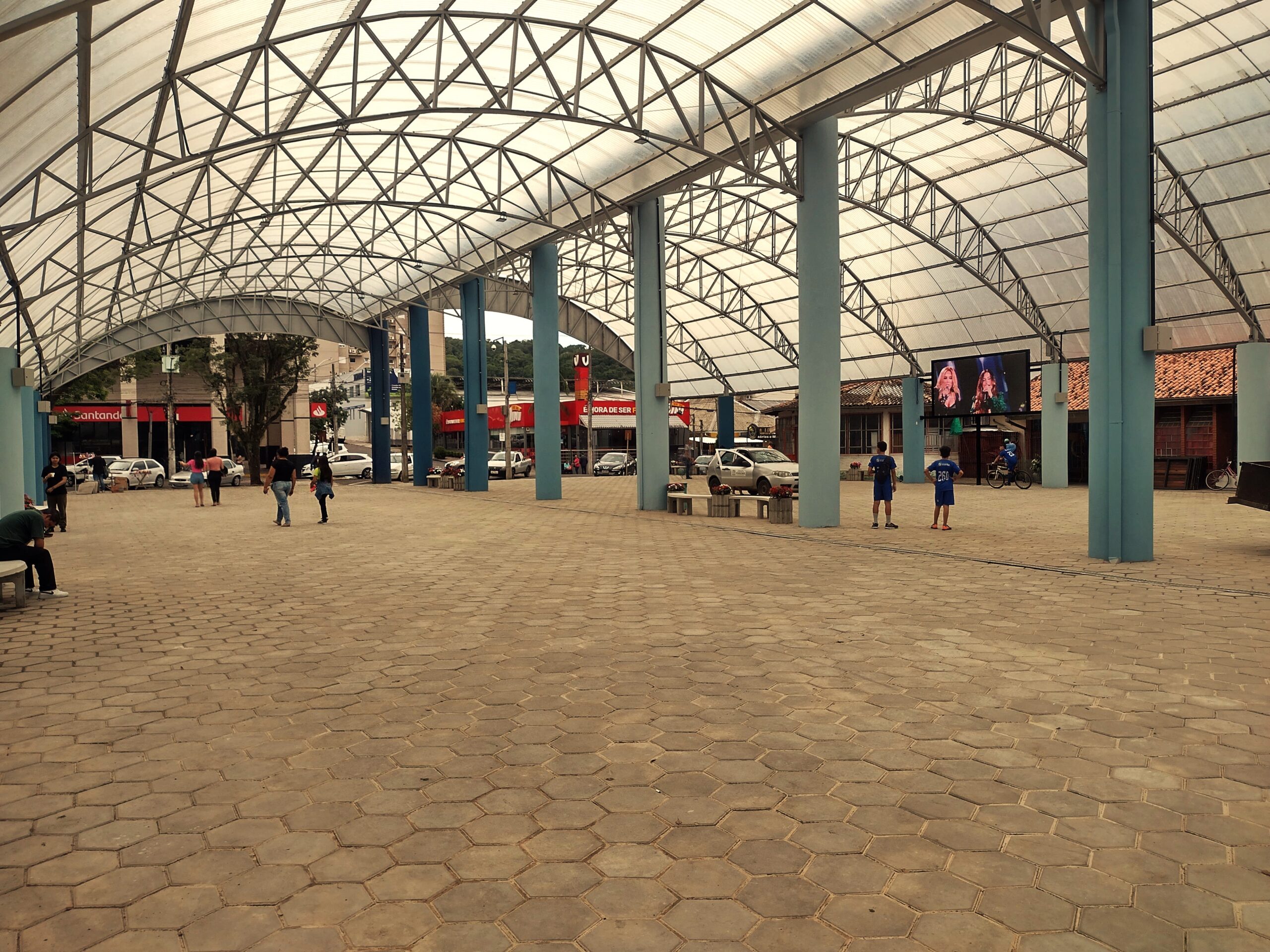 Parobé realiza festa para inaugurar ampliação da nova Rua Coberta da Praça Primeiro de Maio