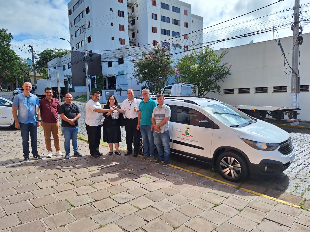 Prefeitura de Taquara recebe novo carro para a Secretaria de Desenvolvimento Social