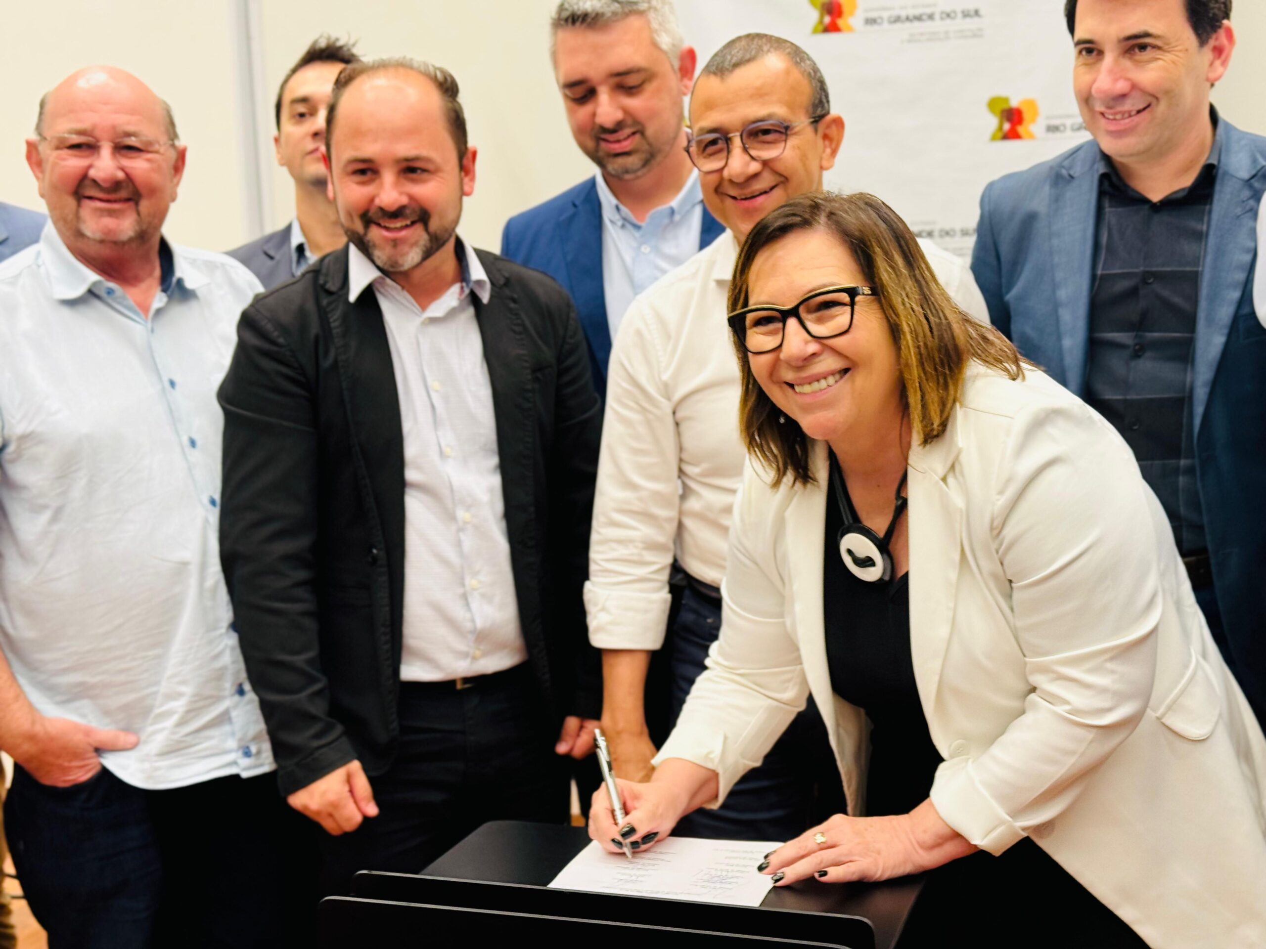 Prefeitura de Taquara firma seis convênios com o Governo do Estado