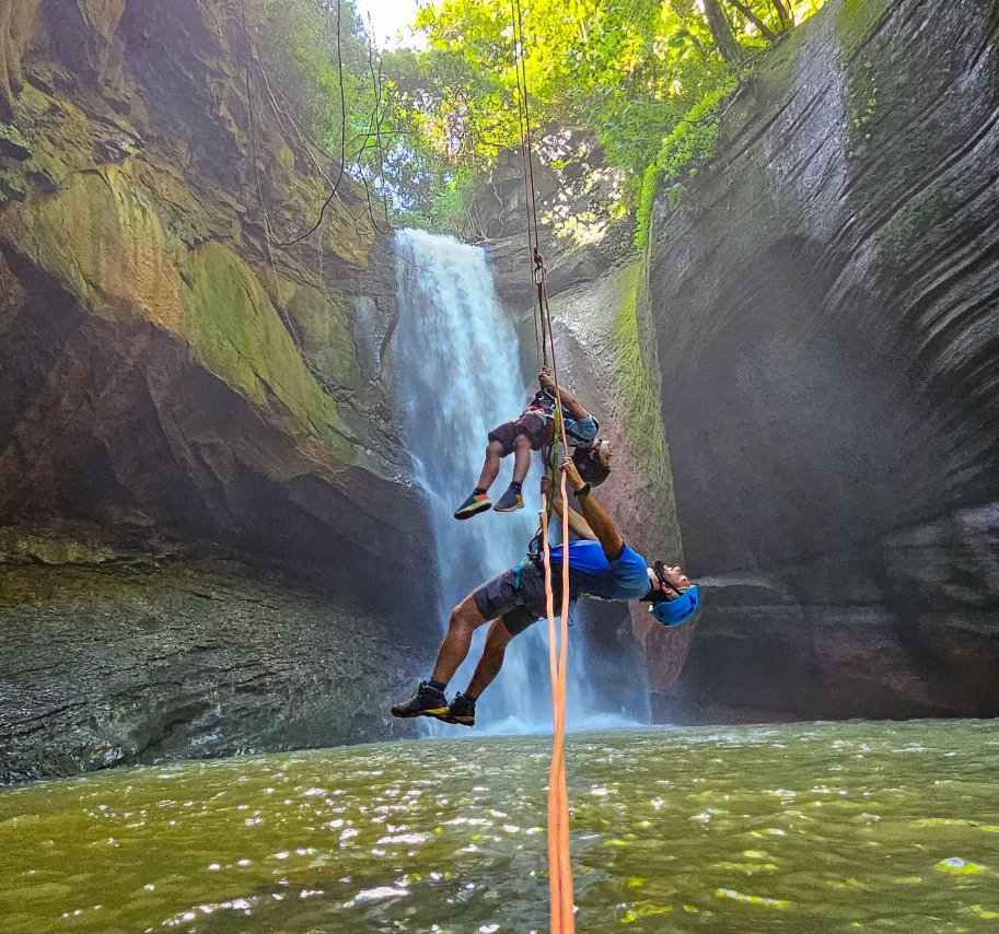 Grupo de aventura realizará rapel na Cascata das Andorinhas neste final de semana em Rolante