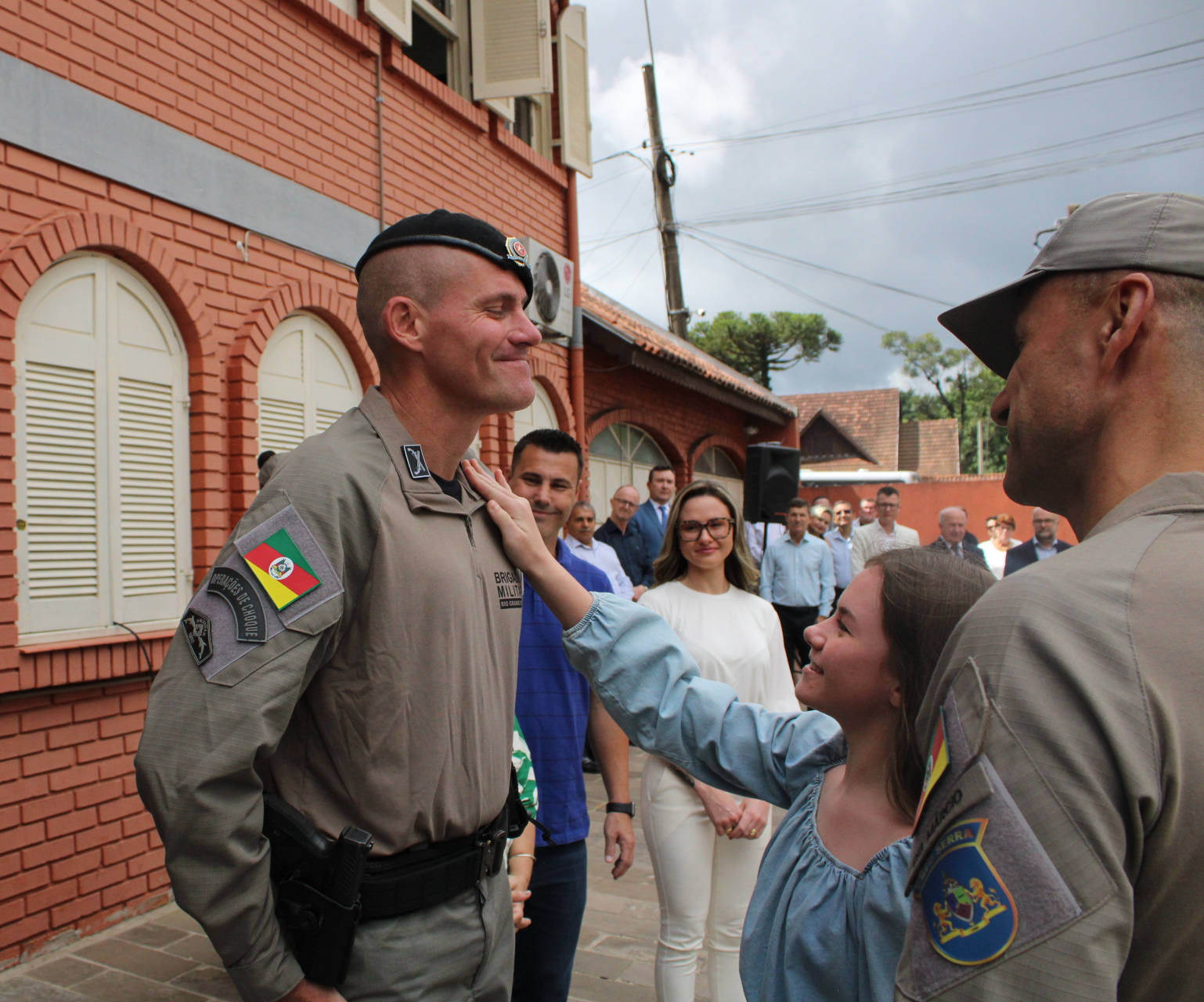Brigada Militar entrega divisa a sargento por ato de bravura realizado em Três Coroas