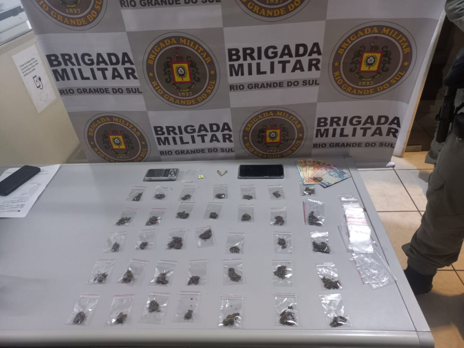 Adolescente é apreendido por tráfico de drogas em Igrejinha