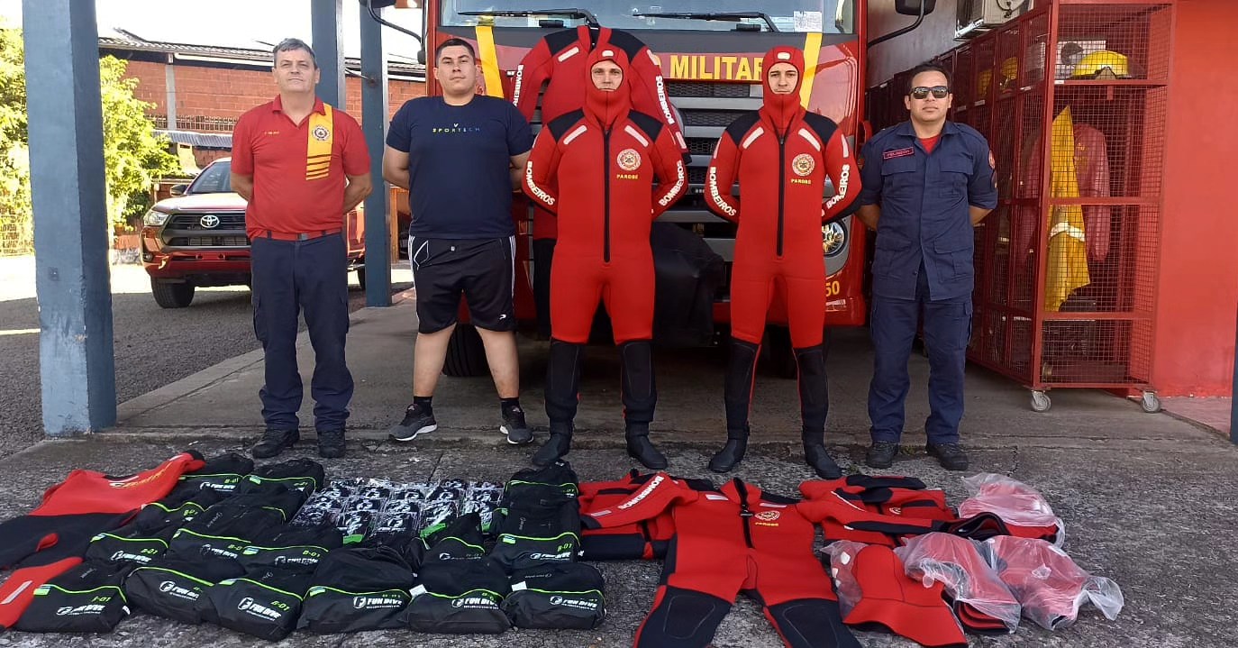 Bombeiros de Parobé recebem novos equipamentos para atender ocorrências de salvamento aquático