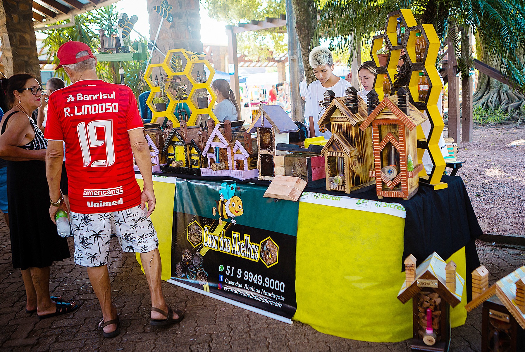 Encontro de criadores de abelhas sem ferrão reúne bom público em Três Coroas