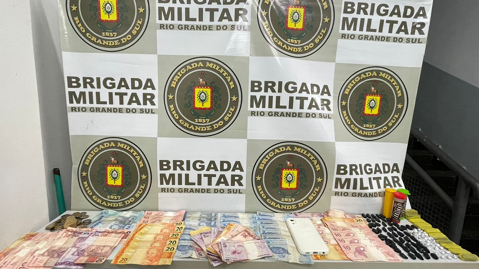 Brigada Militar realiza prisão por tráfico de drogas em Parobé