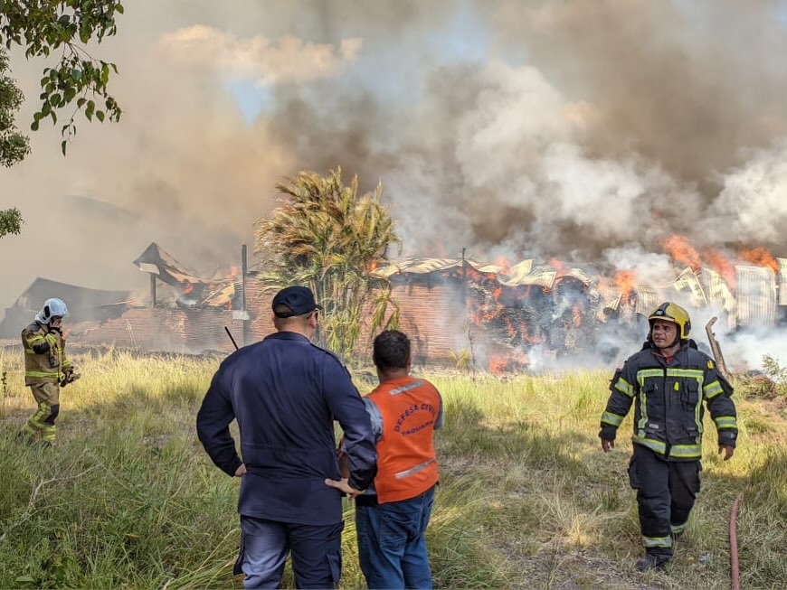 Prefeitura de Taquara auxilia no combate a incêndio em depósito de lixo industrial