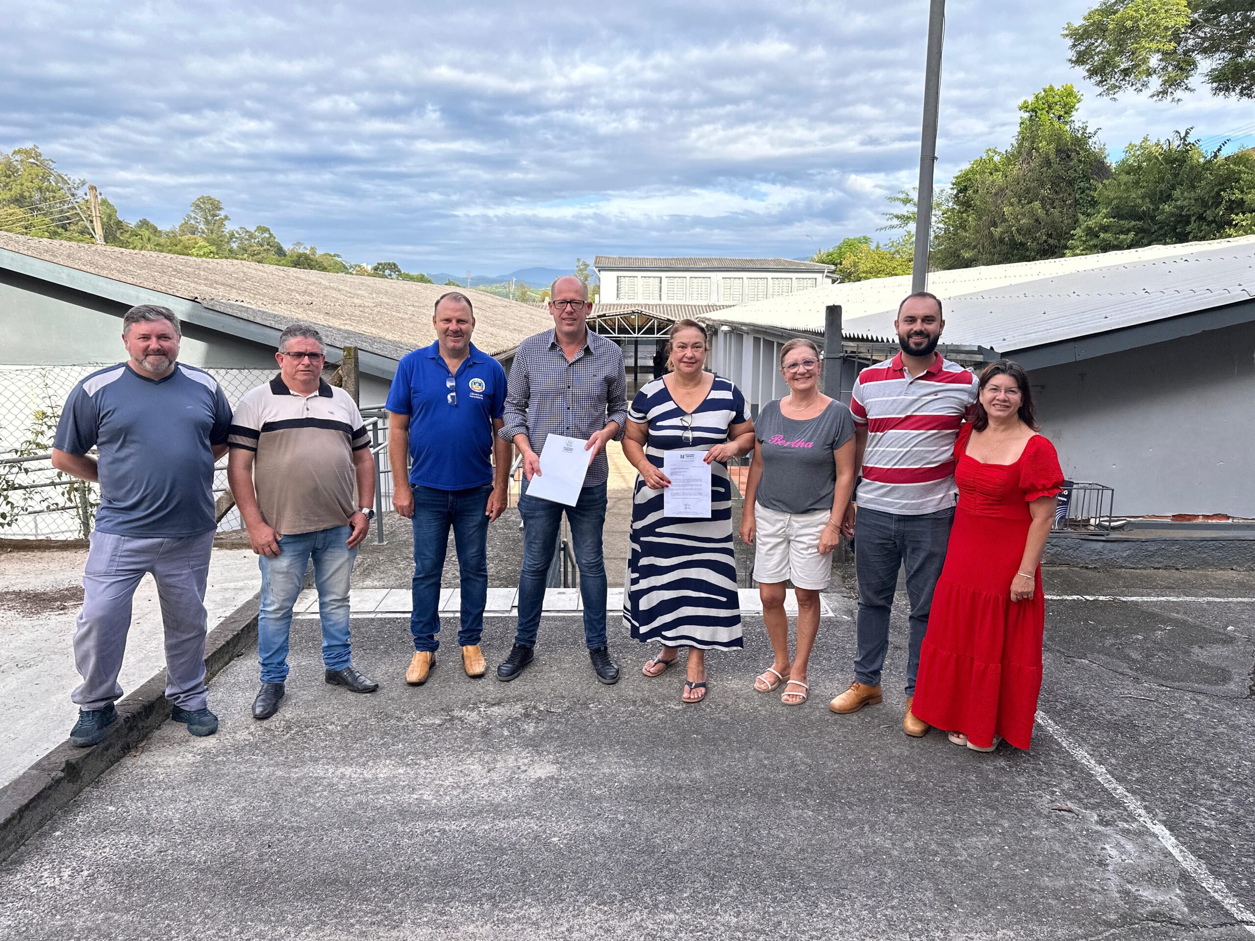 Escola Estadual Berthalina Kirsch recebe emenda para reformar muro e telhado em Igrejinha