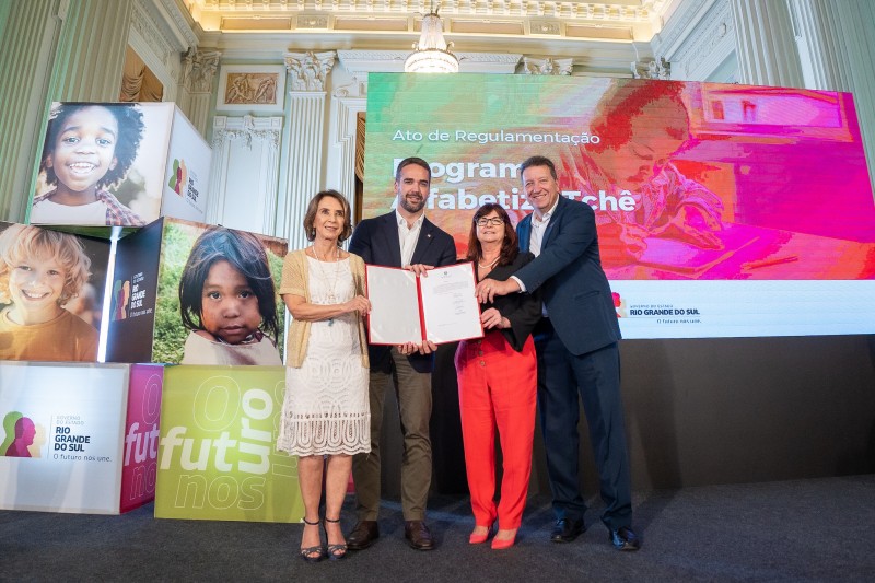 Programa Alfabetiza Tchê é lançado com adesão de todos os municípios do Estado