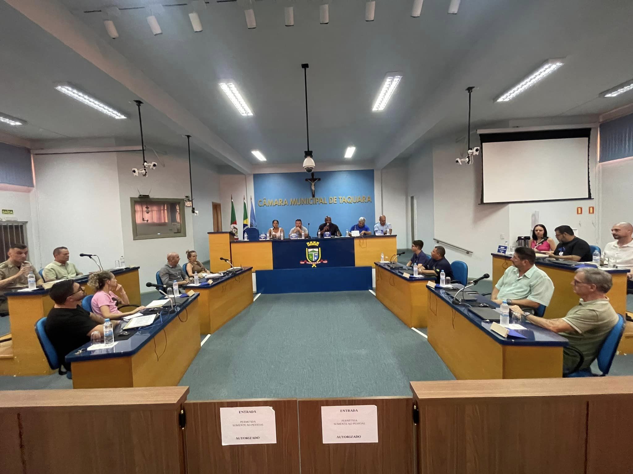 Autoridades municipais participam de reunião sobre pessoas em situação de rua em Taquara