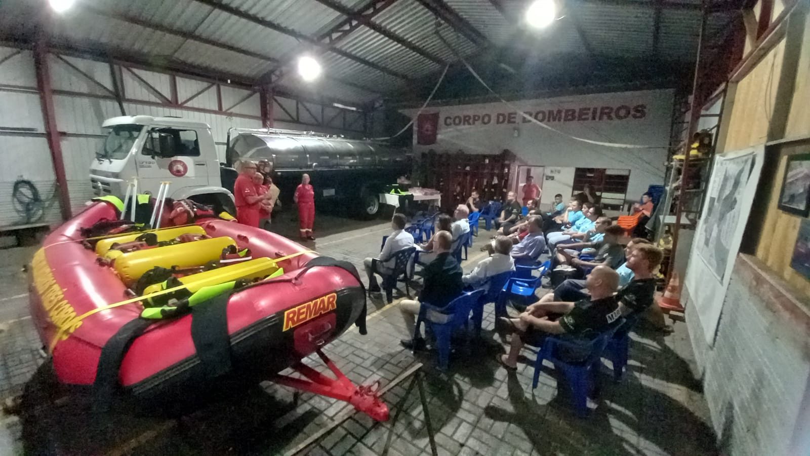 Bombeiros Voluntários de Três Coroas recebem caminhão, bote e novos equipamentos