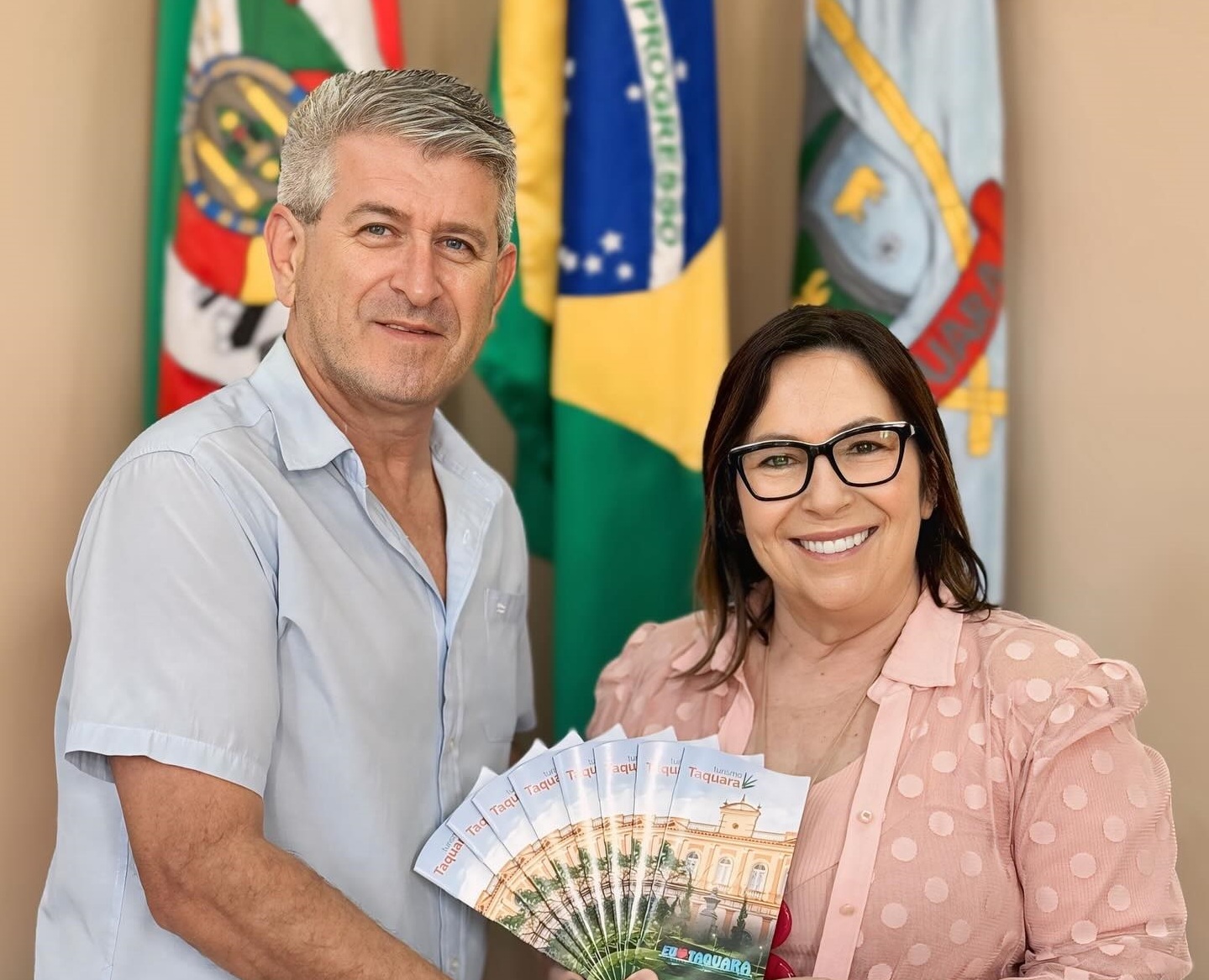 Prefeitura de Taquara lança folder sobre os prédios históricos do Município