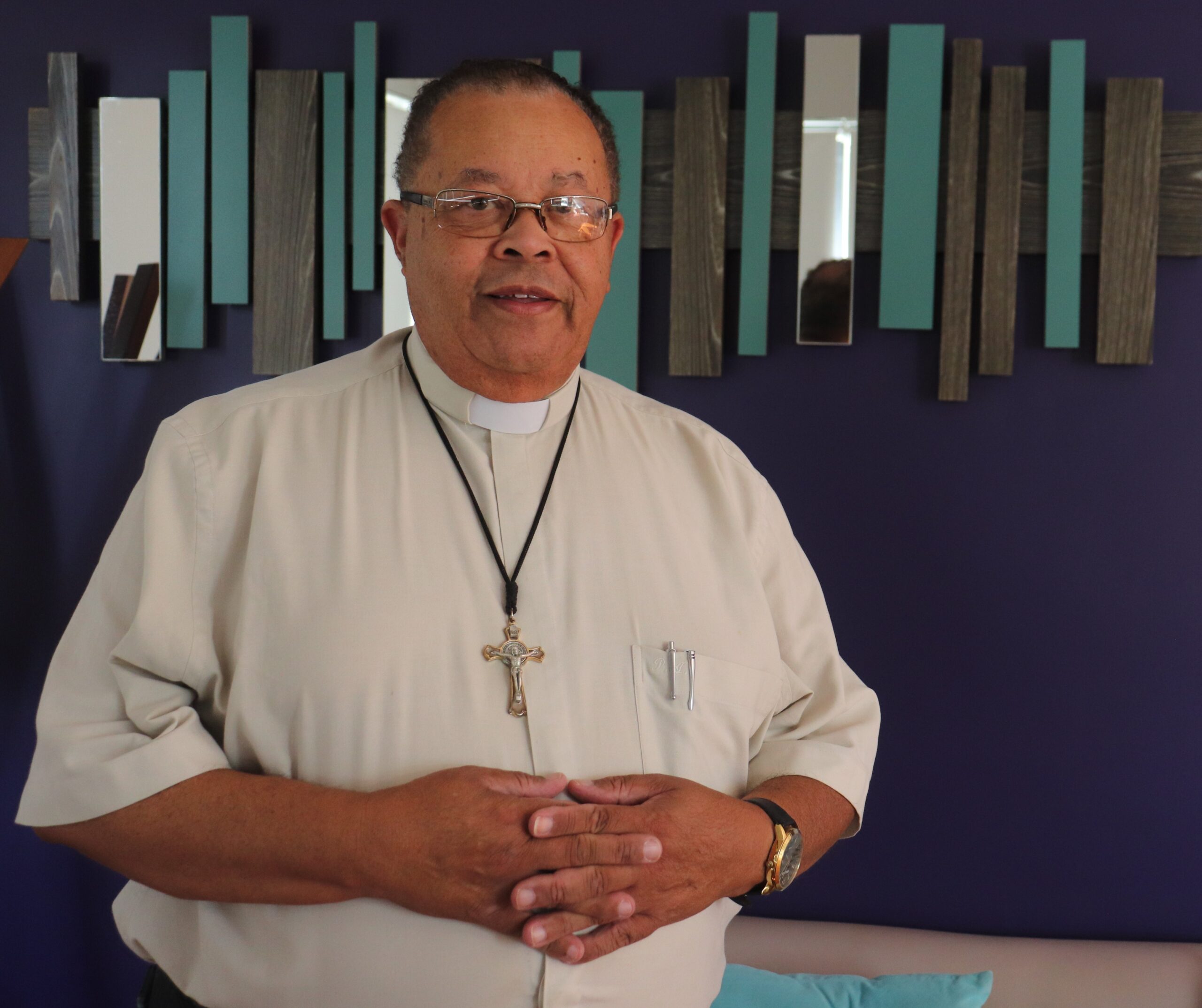 Padre Ari promove momentos de espiritualidade e aconselhamento na Faccat