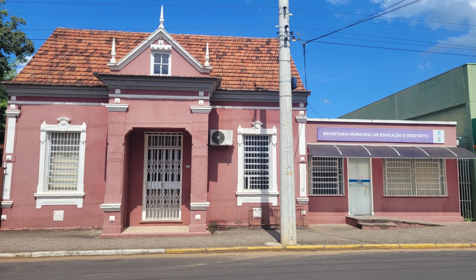 Prefeitura de Três Coroas abre inscrições para contratação temporária de serventes