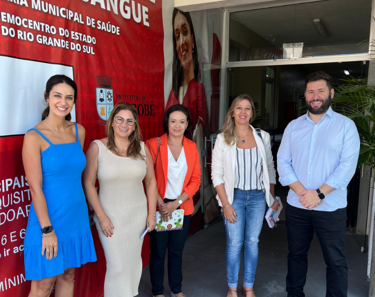 Comitiva de Bento Gonçalves conhece Centro Municipal de Coleta de Sangue de Parobé