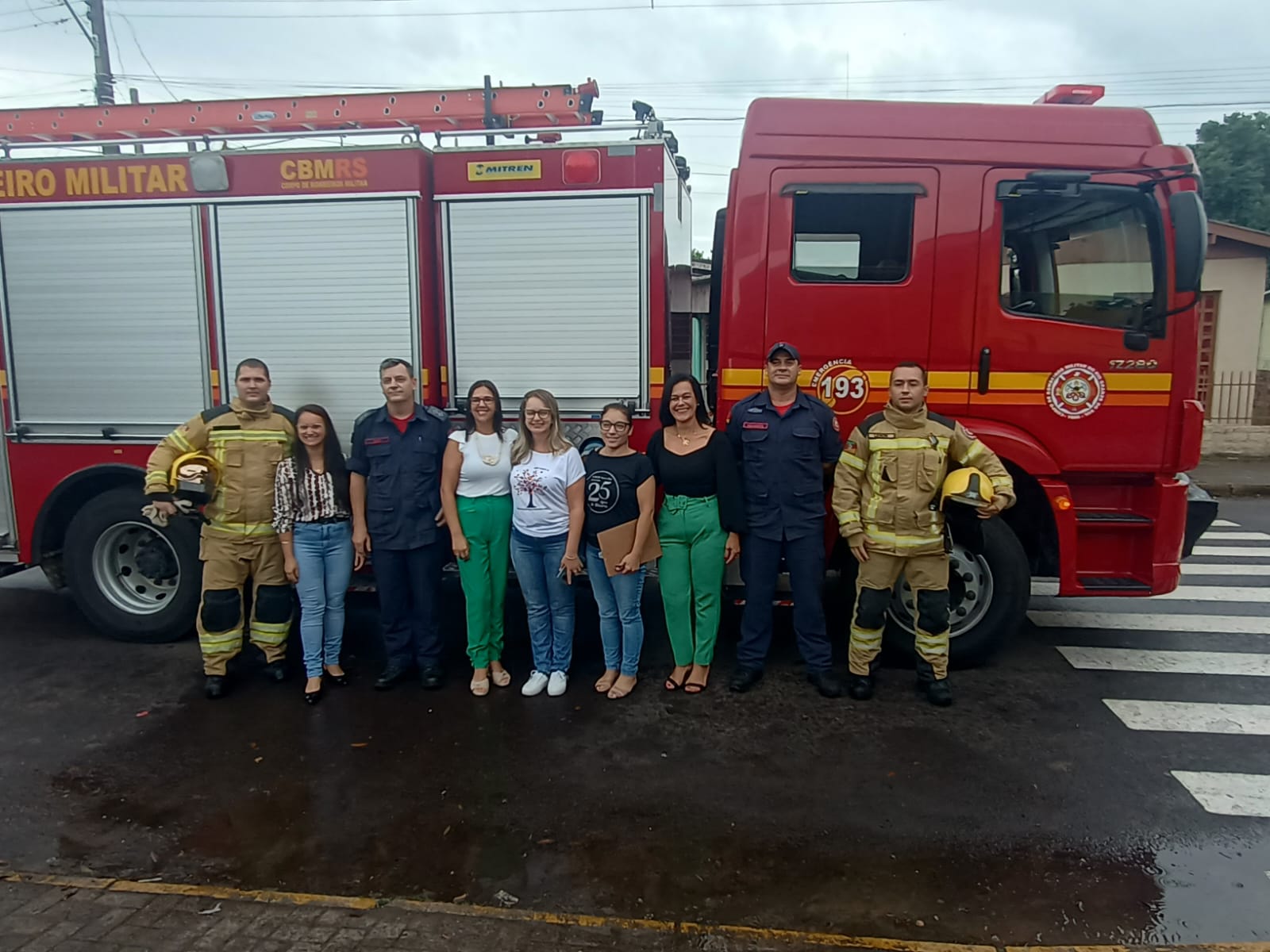 Bombeiros de Parobé realizam simulado de evacuação em escola municipal - veja vídeos