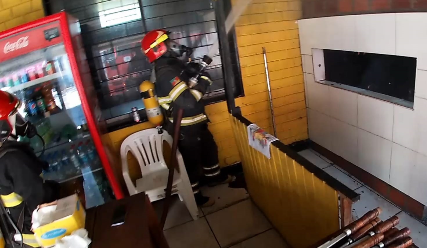 Em menos de cinco minutos, Bombeiros Voluntários de Igrejinha evitam incêndio em estabelecimento comercial