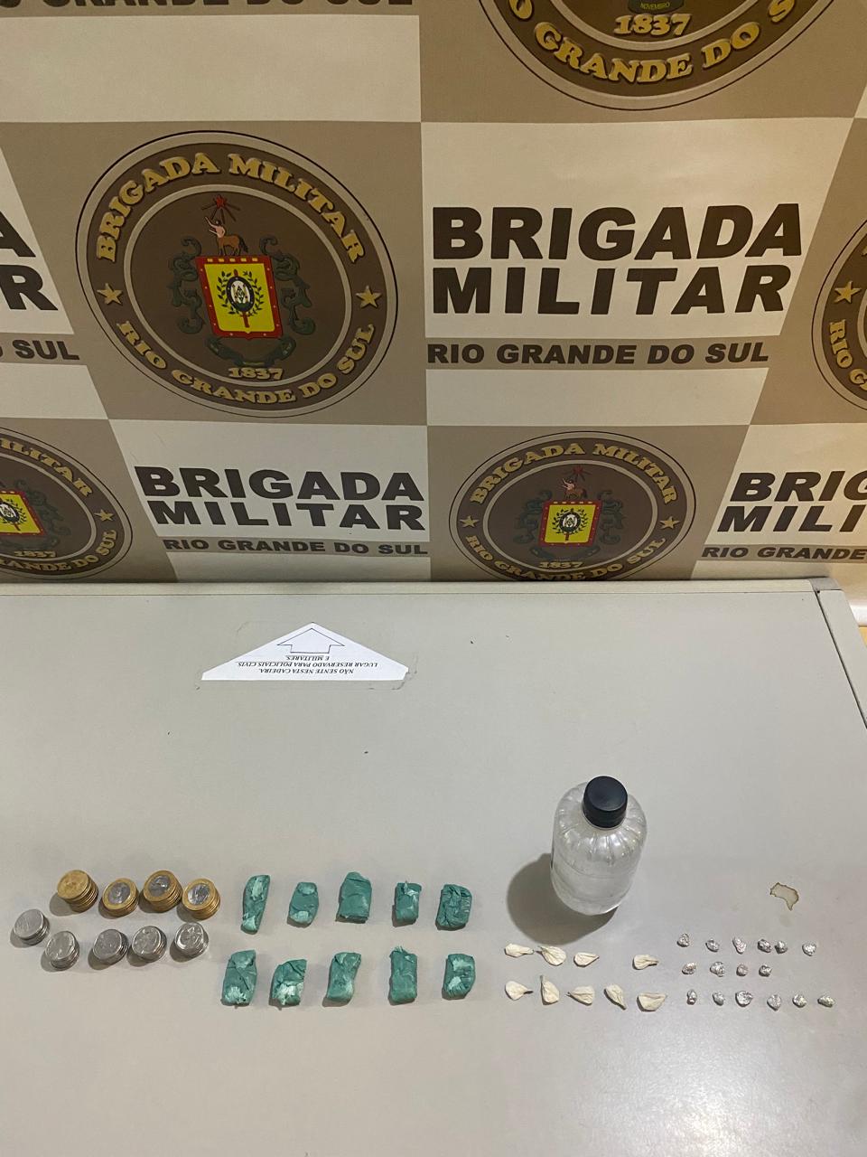 Dois homens são presos por tráfico de drogas em Parobé