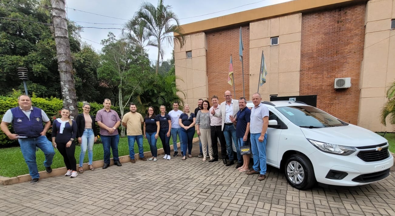 Deputado estadual entrega veículo para a Secretaria de Saúde de Riozinho
