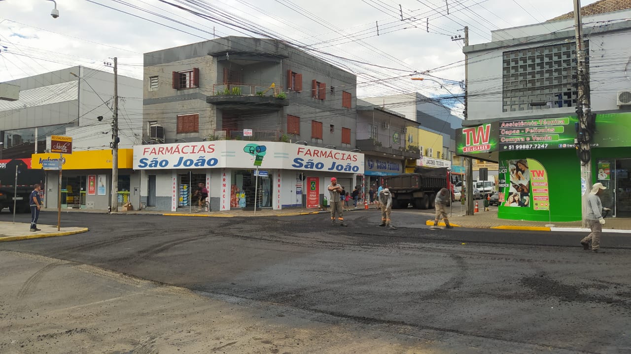 Obra de recapeamento da Rua General Frota será concluída nesta semana em Taquara