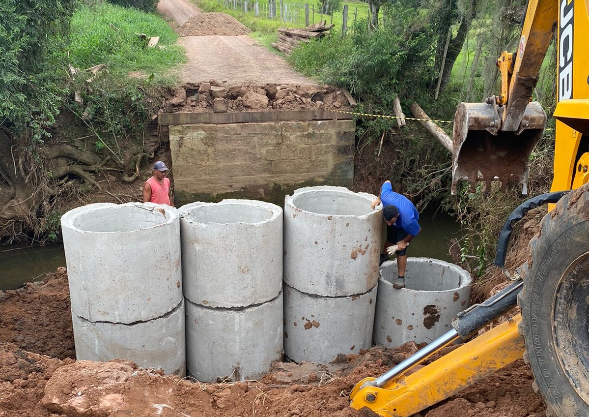 Ponte da Linha São João está sendo reconstruída em Taquara