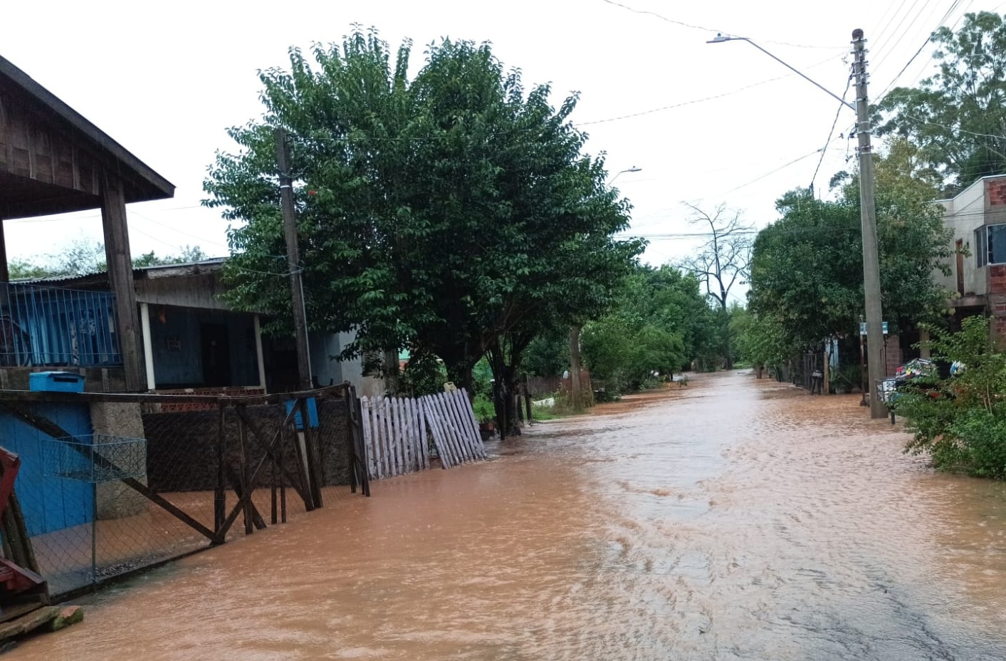 Cerca de 15 famílias tiveram que deixar suas residências em Parobé