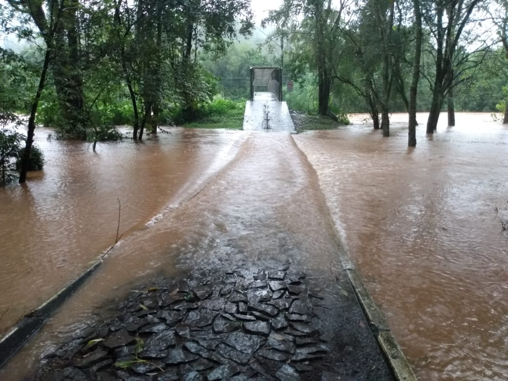Igrejinha emite alerta de inundação iminente e Rio Paranhana se aproxima dos 5 metros de altura