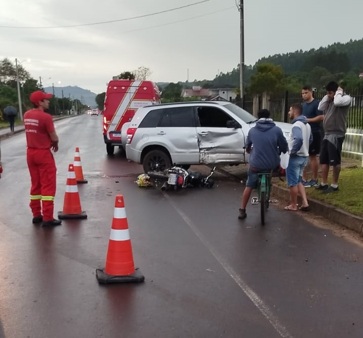 Motociclista morre após colisão com caminhonete em Rolante