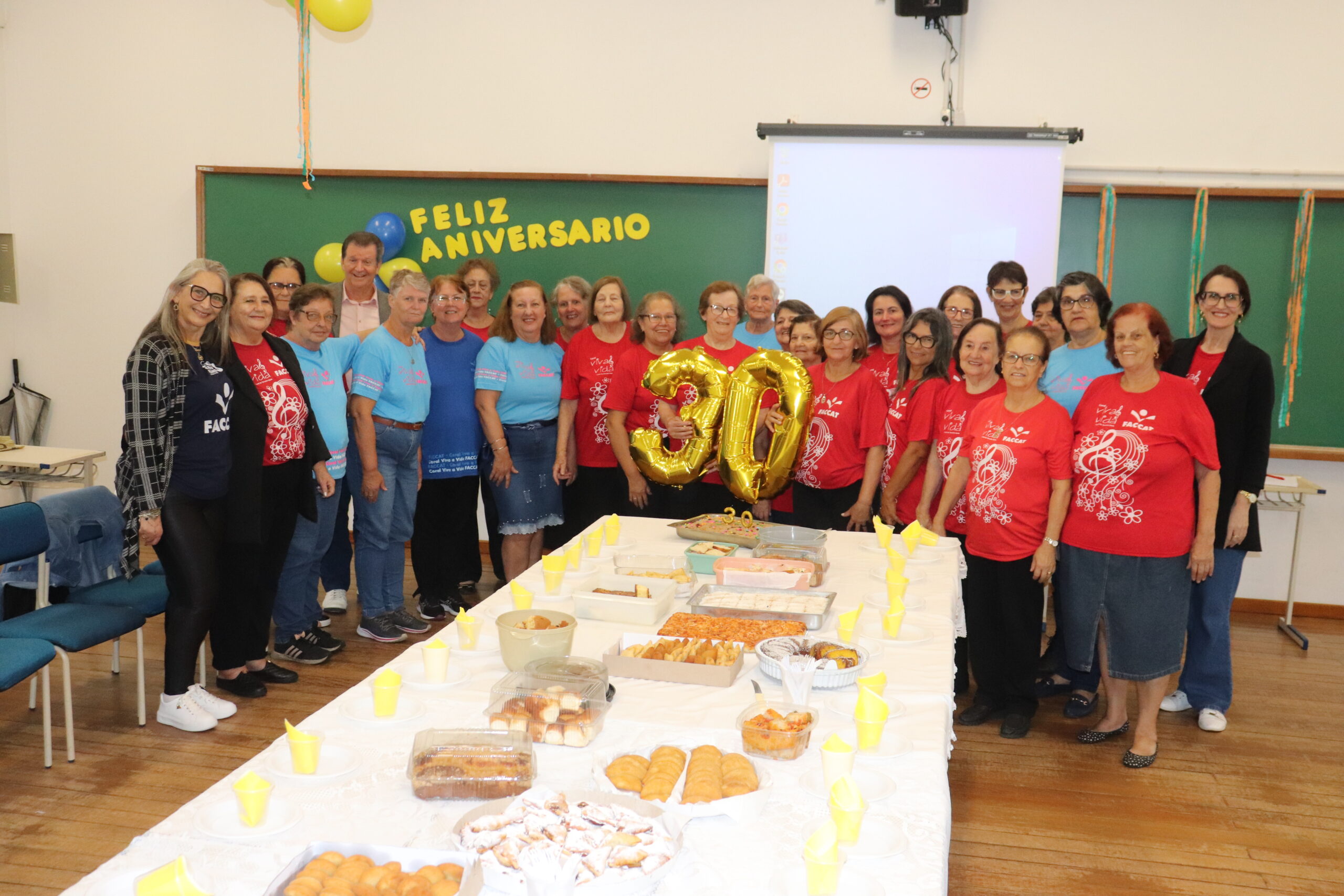 Coral Viva a Vida da Faccat comemora 30 anos de atividades
