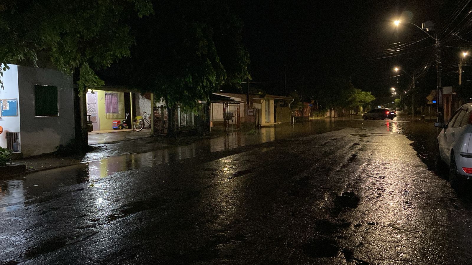 Ruas de Igrejinha registram alagamentos; veja fotos e vídeo