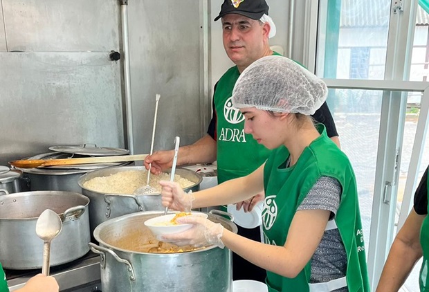 Carreta da ADRA já arrecadou mais de 1.200 cestas básicas e 5 mil peças de roupa em Igrejinha