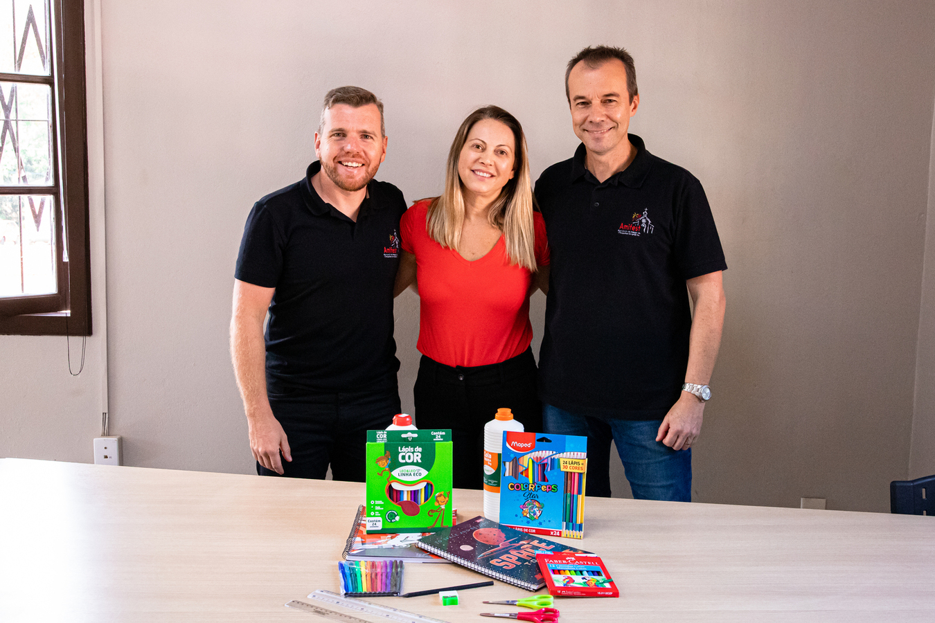 Oktoberfest de Igrejinha doa materiais escolares para retomada das aulas após enchente