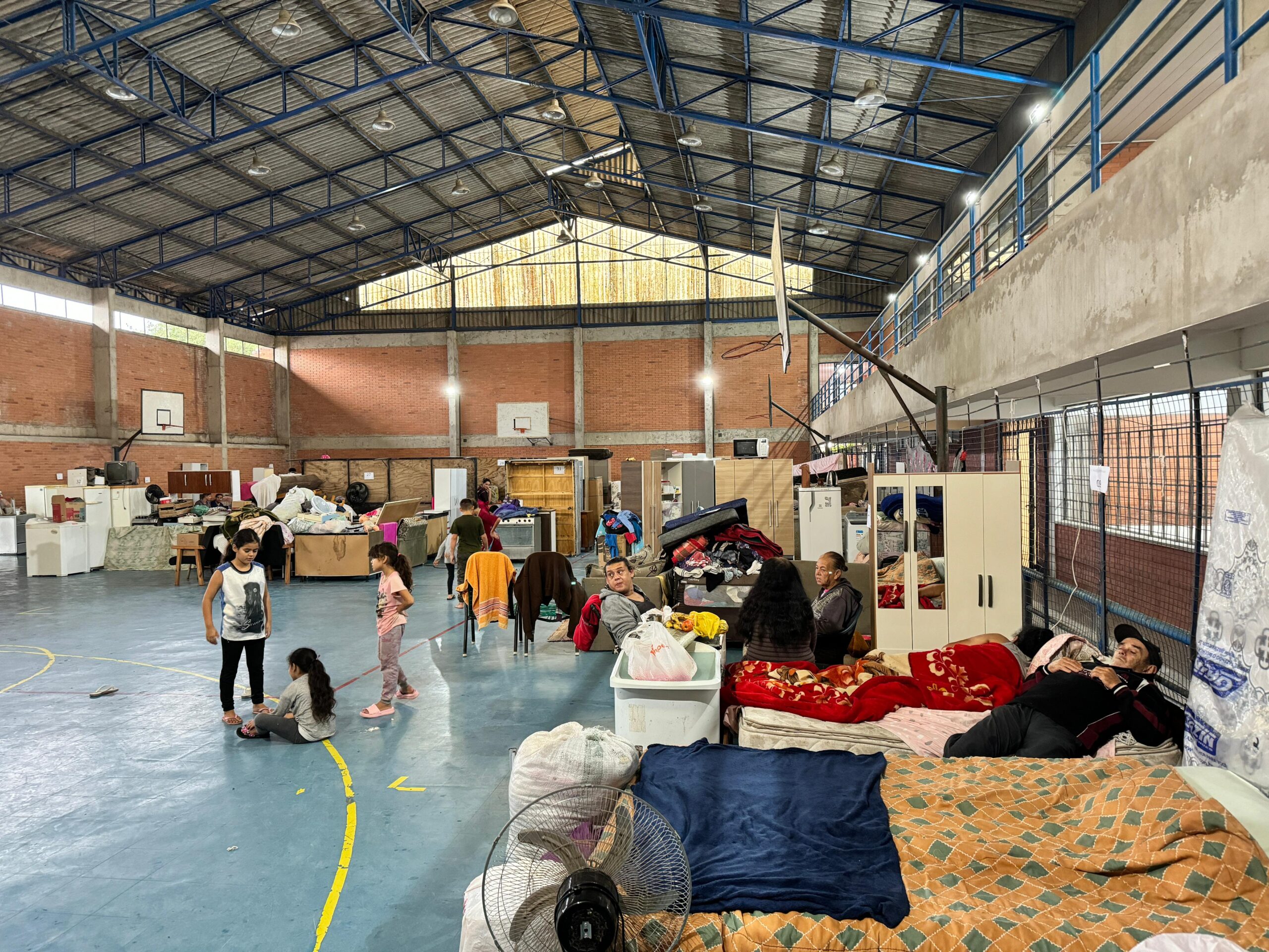 Desabrigados de Taquara precisam de doações de alimentos e itens de cama e banho