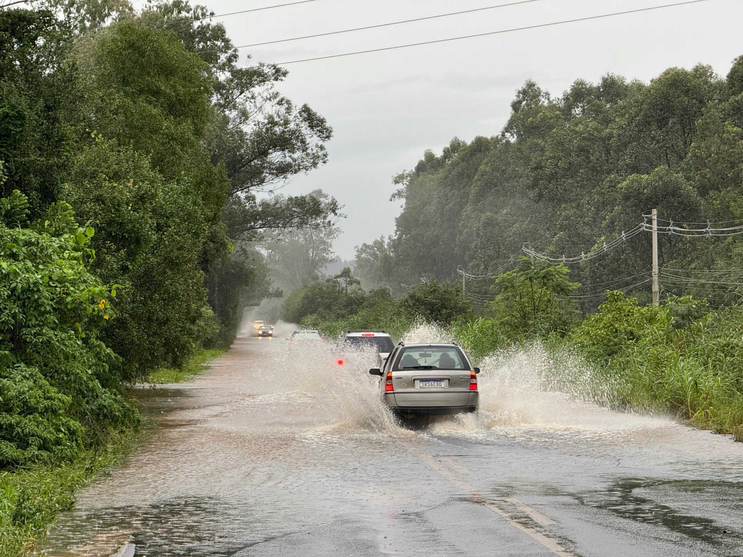Taquara pede a motoristas que evitem as rodovias; ERS-020 é bloqueada após o IACS