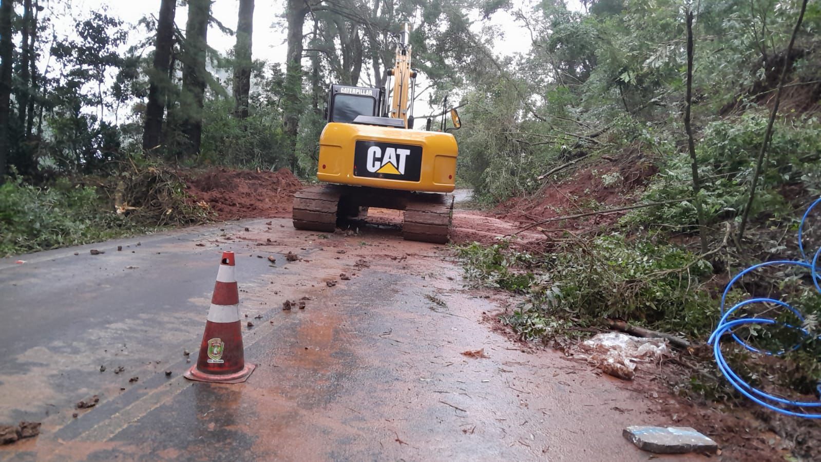 EGR conclui remoção de barreira na ERS-020 e restabelece acesso à Serra Gaúcha