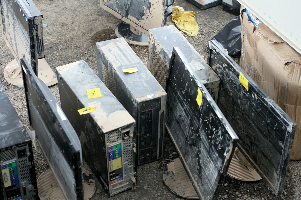 Especialista do Senac ensina como recuperar aparelhos eletrônicos afetados pela enchente 