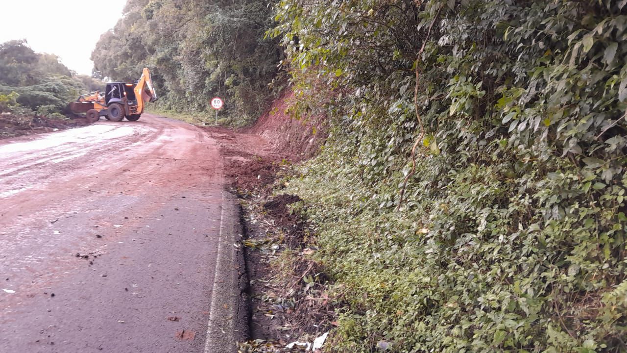 Trânsito na ERS-020 segue com bloqueio total em Taquara e São Francisco de Paula