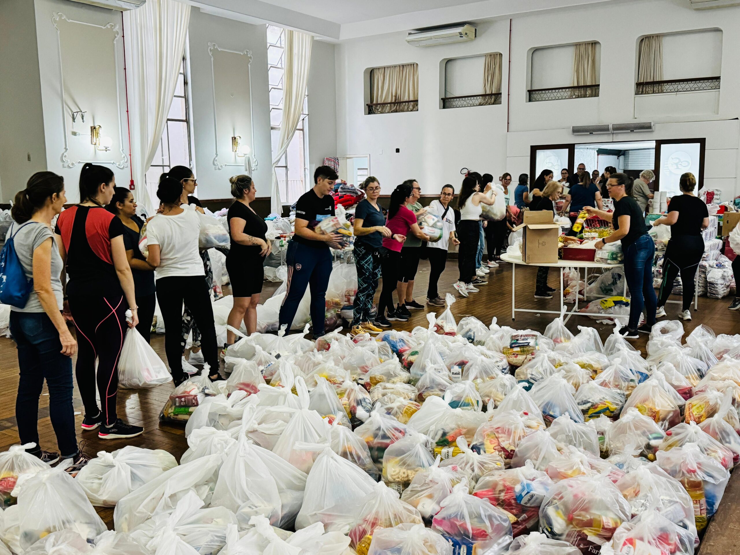 Clube Comercial seguirá como ponto de coleta de doações em Taquara até terça-feira (7)