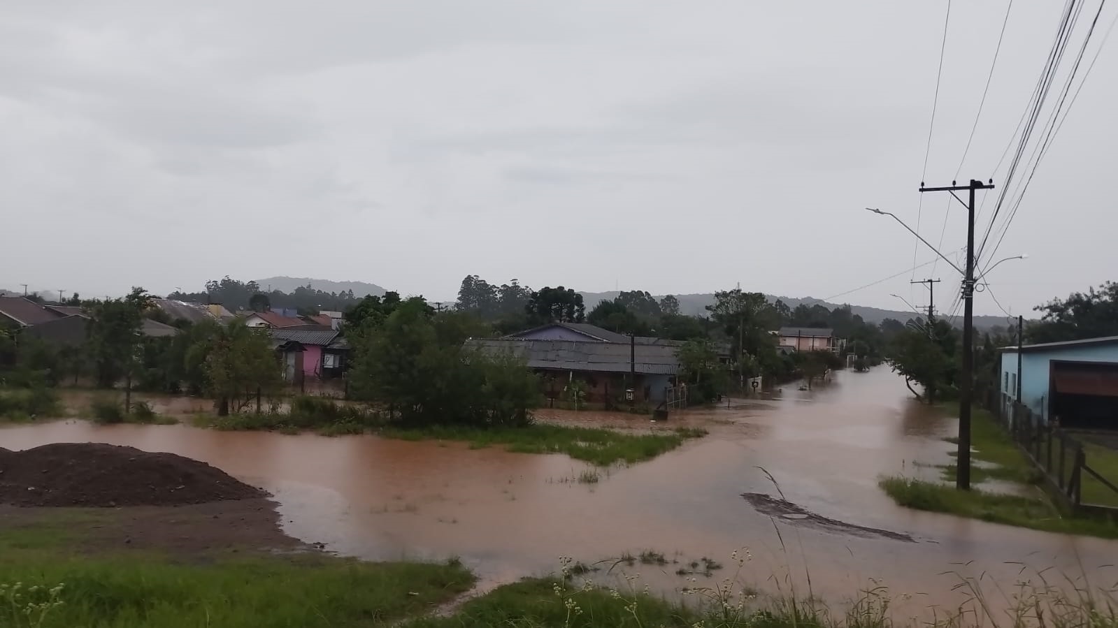 Defesa Civil de Taquara emite decreto de emergência em decorrência da inundação dos rios