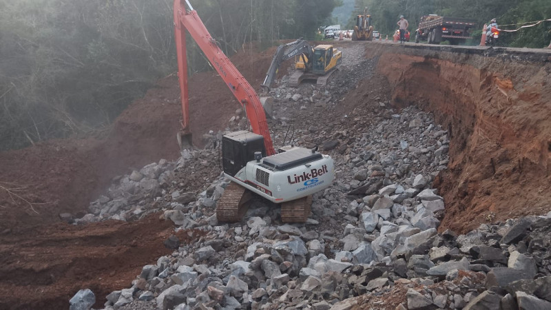 Reconstrução da ERS-115 avança em Três Coroas