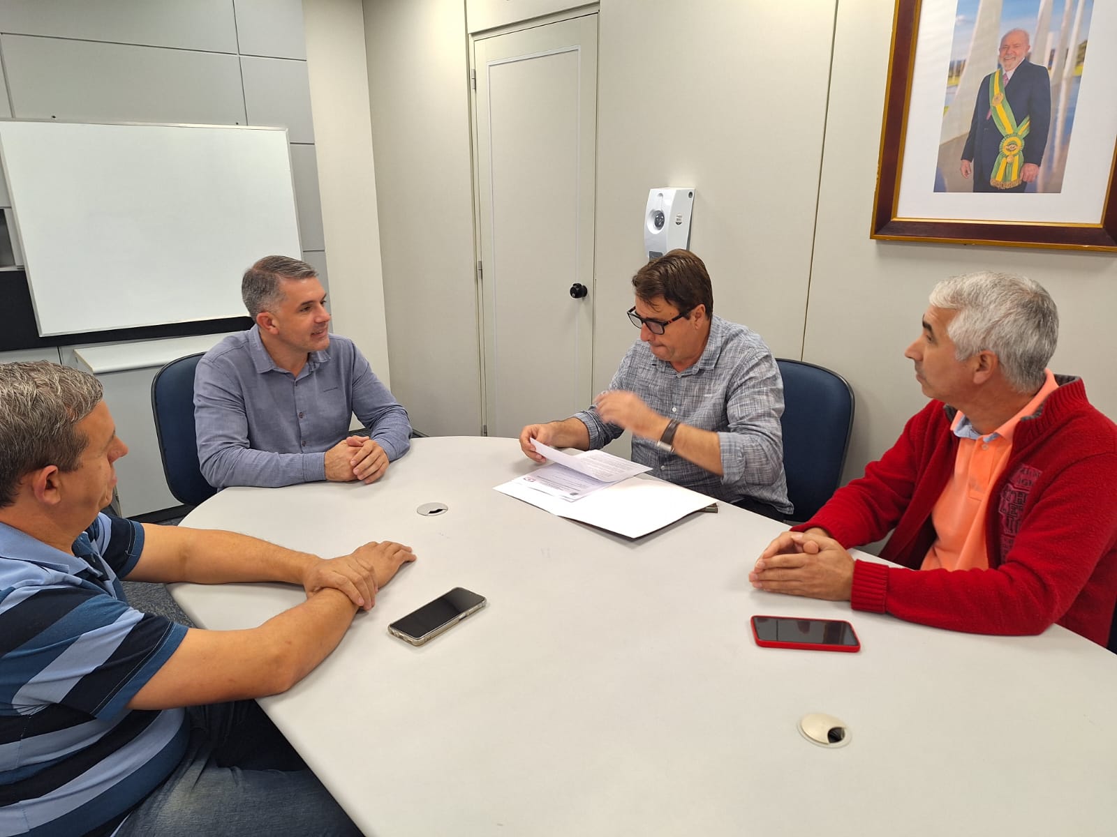 Prefeito de Rolante e representantes do PT participam de audiência em busca de recursos para a reconstrução do município