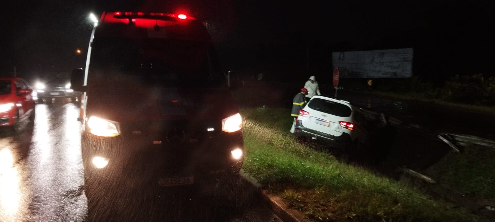 Homem fica ferido após seu veículo sair da pista na ERS-115 em Igrejinha
