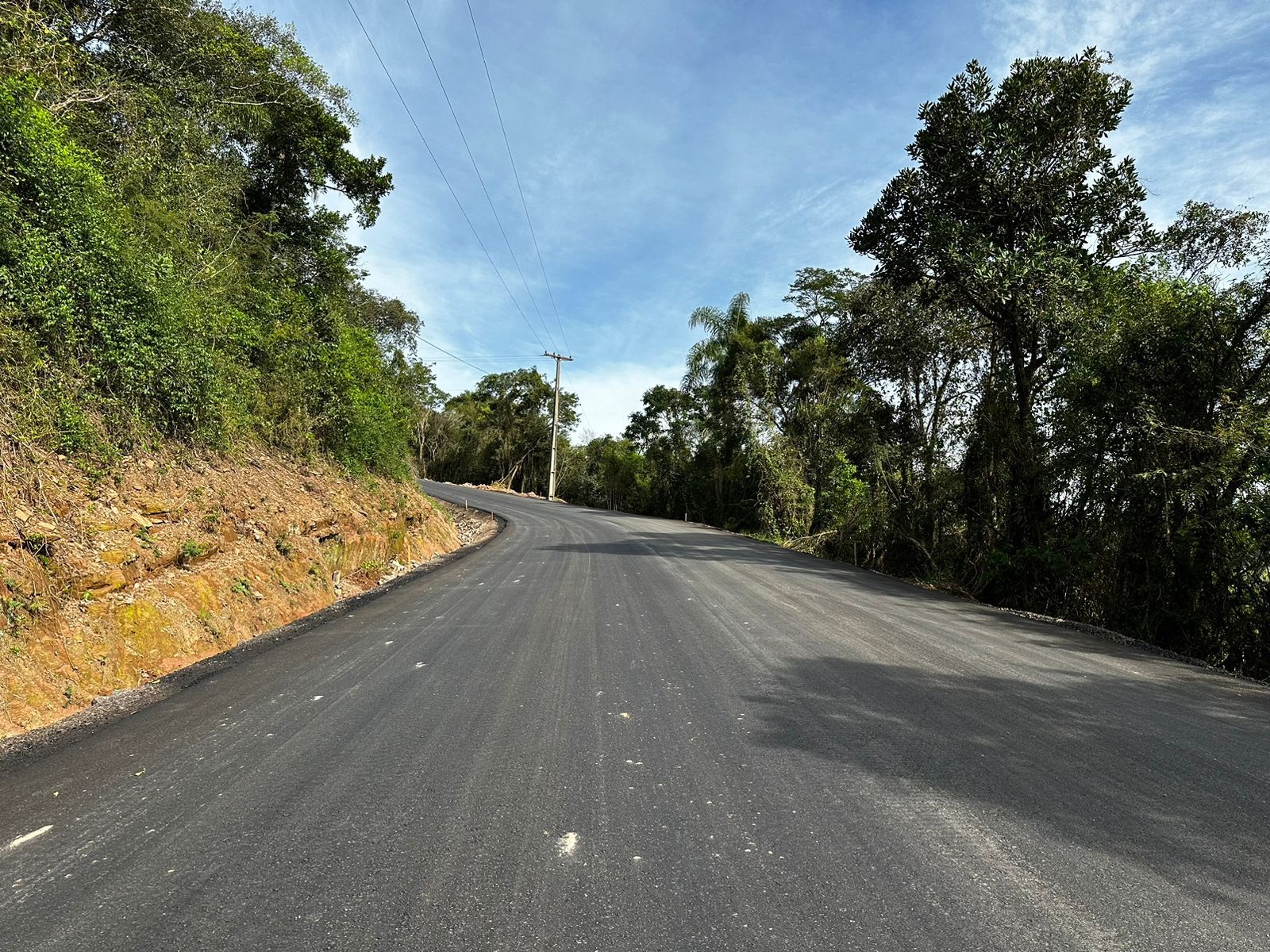 Prefeitura de Taquara conclui asfaltamento da lomba do Figueirão