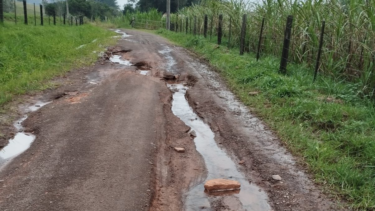 Moradores do interior de Taquara pedem consertos em estrada de Pega Fogo