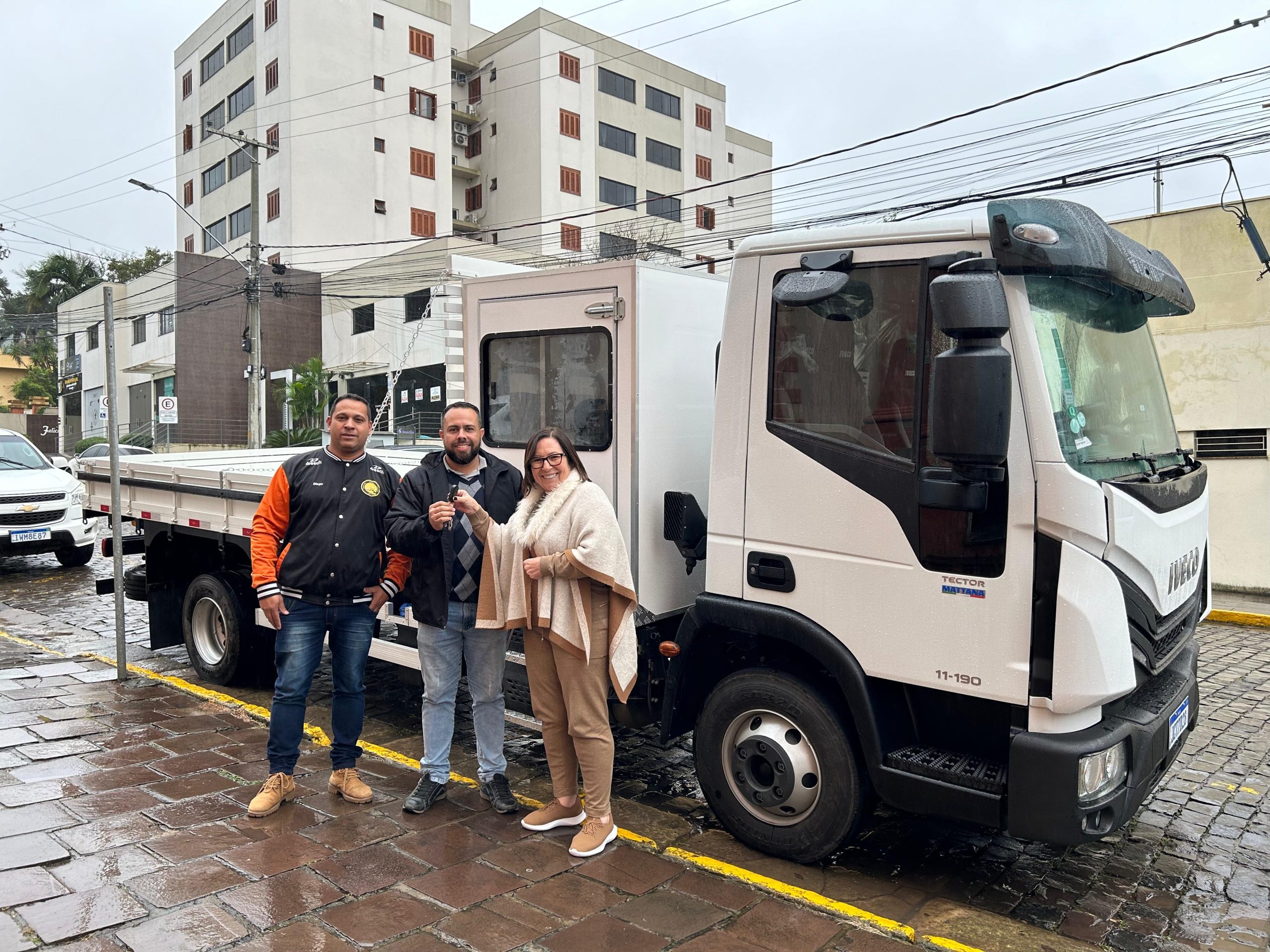 Prefeitura de Taquara adquire novo caminhão para a Secretaria de Obras e Serviços